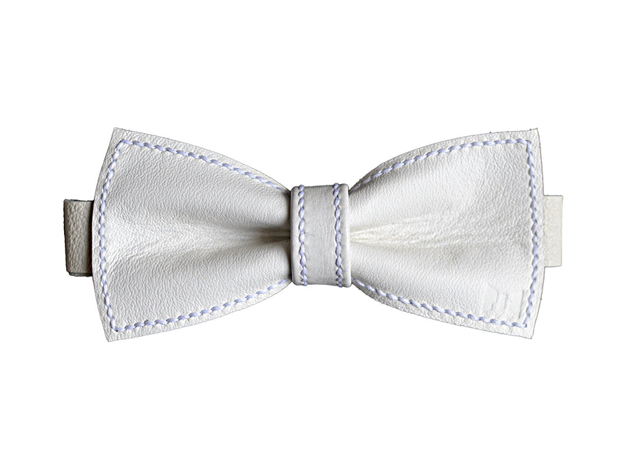Urho leather bow tie white